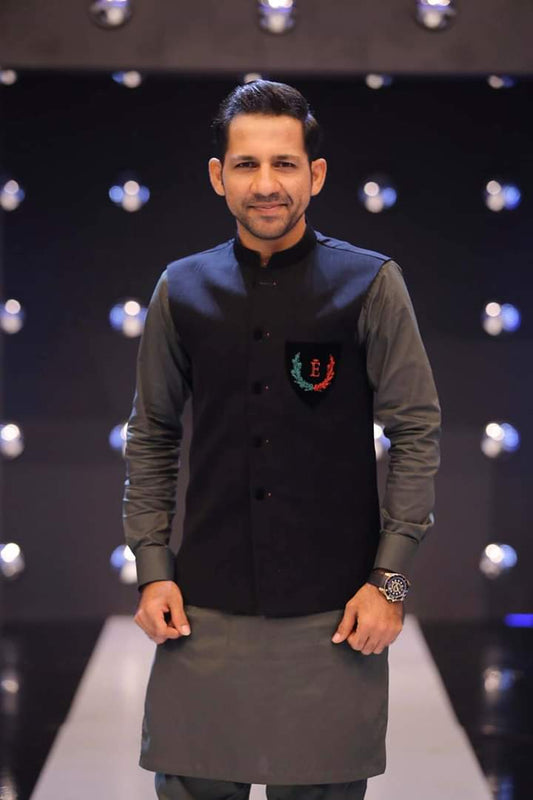 DM WC 1042 Super Black with Red Green Logo Waist Coat