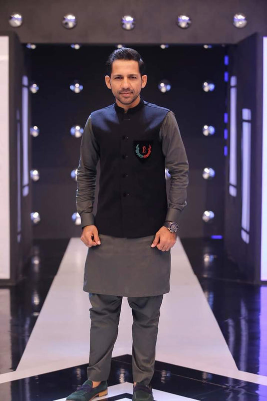 DM WC 1042 Super Black with Red Green Logo Waist Coat