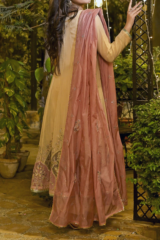 Dress like a blooming blush rose