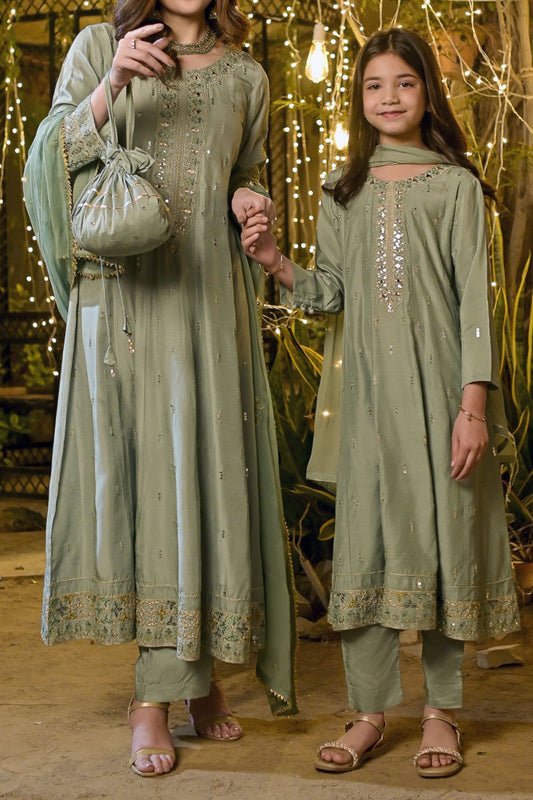 Eye catching look featuring a stunning color palette